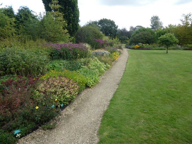 Gravel path, Breezy Knees